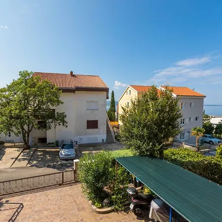 Laura Apartament